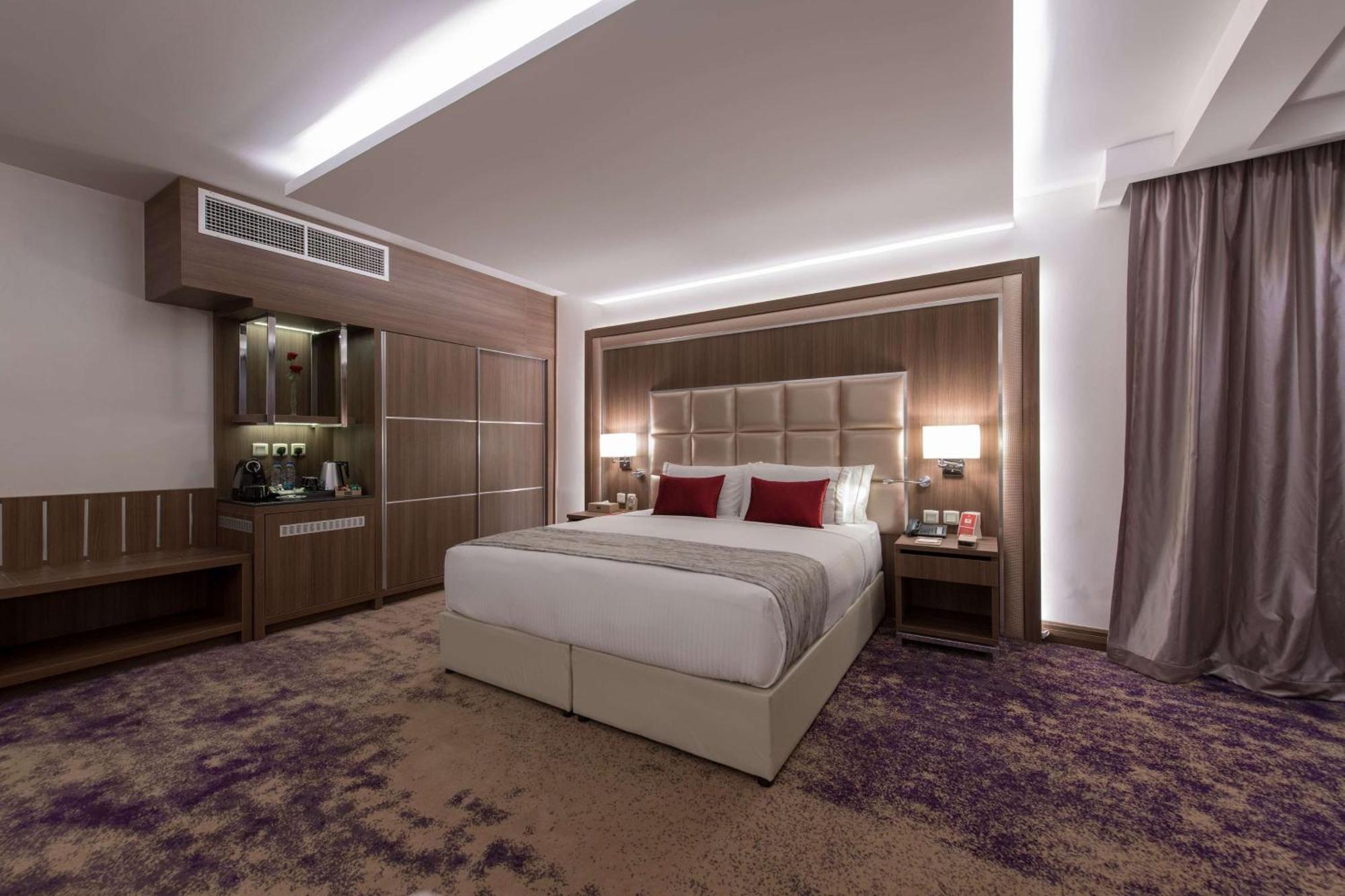 Ramada By Wyndham Continental Jeddah Hotel Exterior foto
