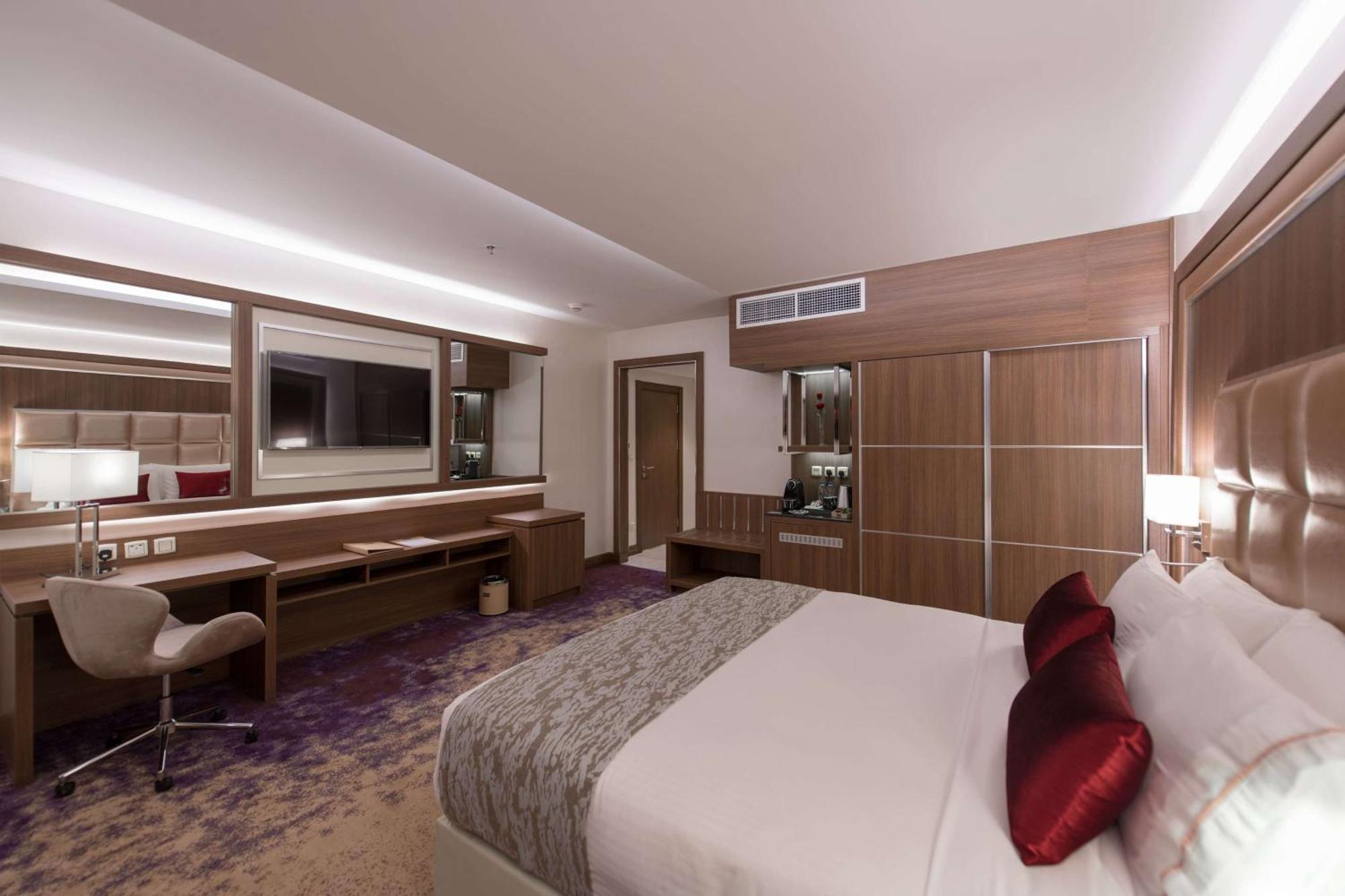 Ramada By Wyndham Continental Jeddah Hotel Exterior foto