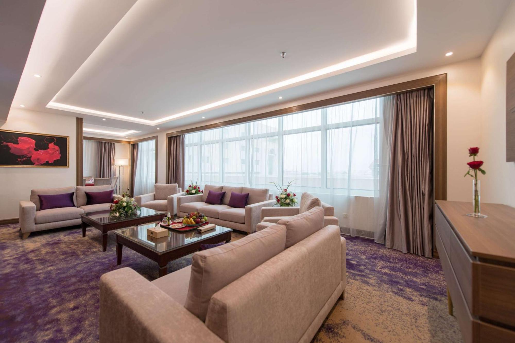Ramada By Wyndham Continental Jeddah Hotel Exterior foto