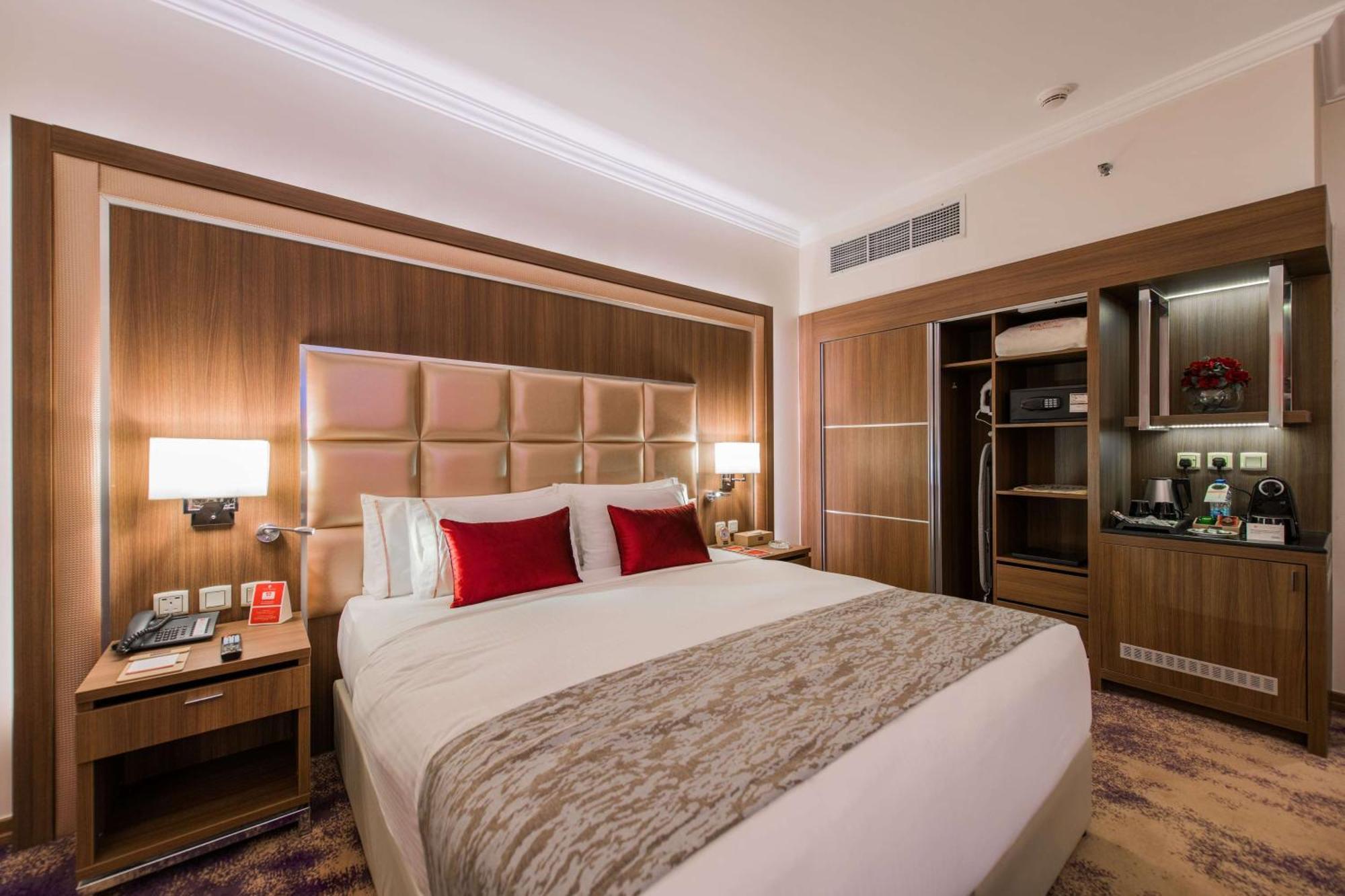 Ramada By Wyndham Continental Jeddah Hotel Exterior foto